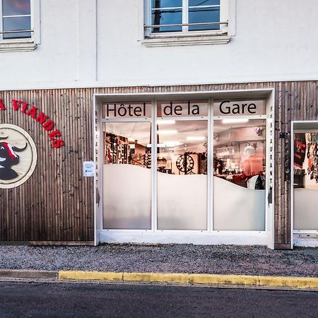Hotel De La Gare Surgères Екстериор снимка